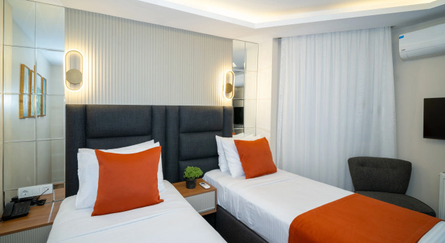 Номер Deluxe с 2 комнатами с видом на внутренний двор Отель Robin Hotel