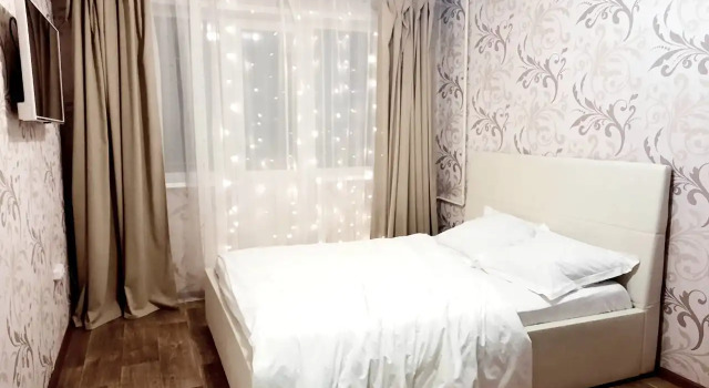 Квартира 1-к., 35 м², 4/5 этаж, Забронировать Апартаменты/квартира Отели Центрального района - Кемерово с парковкой, Парковка