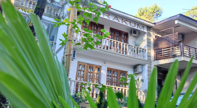 Karakum Mini-Hotel	, Varaa Villa Hotellit Ureki ruokailulla, Puolitäysi / Täysihoito
