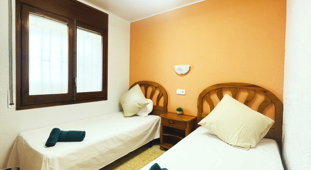 Шестиместные апартаменты с балконом и с видом на море Апартаменты Seaview Retreat Salou Centre