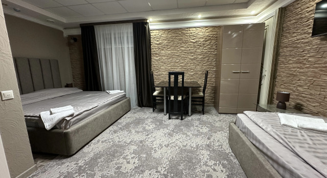 Трёхместный номер Deluxe Гостиница Корона