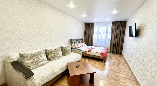 3-kh Komnatnaya v Tsentre Goroda Flat, Boek Appartement Magnitogorsk Chelyabinsk
