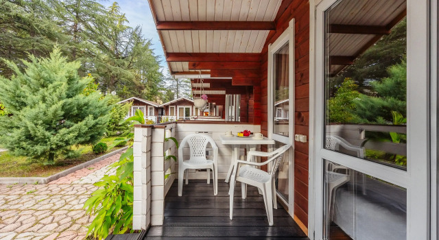 Четырёхместный коттедж Курортный отель Отель Eco House Pitiunt