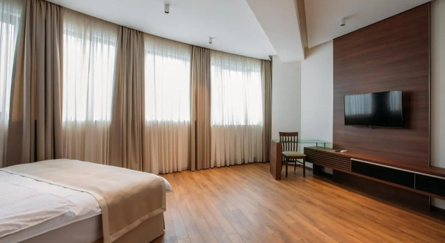 Nina Palace Hotel, Забронировать Отель Сабуртало Тбилиси, рядом с Текникури Университети