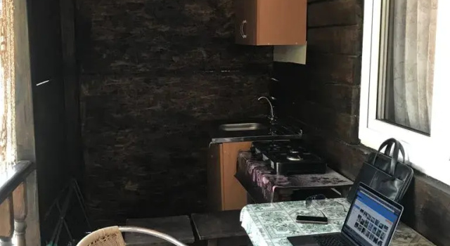 Коттедж с балконом и с красивым видом из окна Гостевой дом Астхо