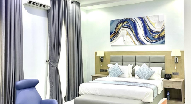 Студия Отель Circusse Suites and Apartments