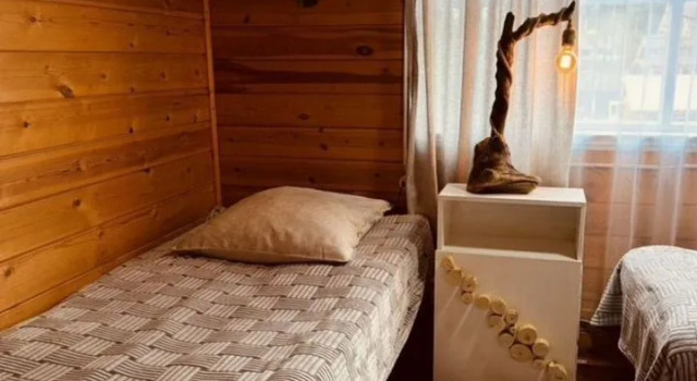 Uyutny Domik v Lesu Ekonom 3 B/D Private House, Đặt Nhà nghỉ dưỡng Nhà tranh ở Buryatia, Nhà tranh