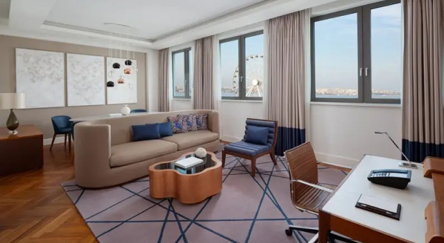 Двухместный люкс Khazar c 1 комнатой с видом на море Sheraton Baku Intourist
