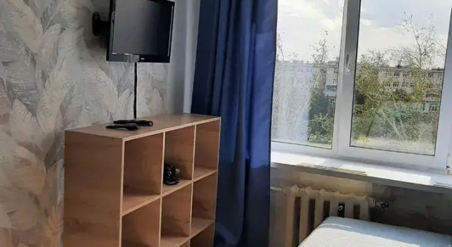 Квартира на проспекте Победы 37А, Забронировать Апартаменты/квартира Отели в центре Каменск-Уральского, в центре, Парковка