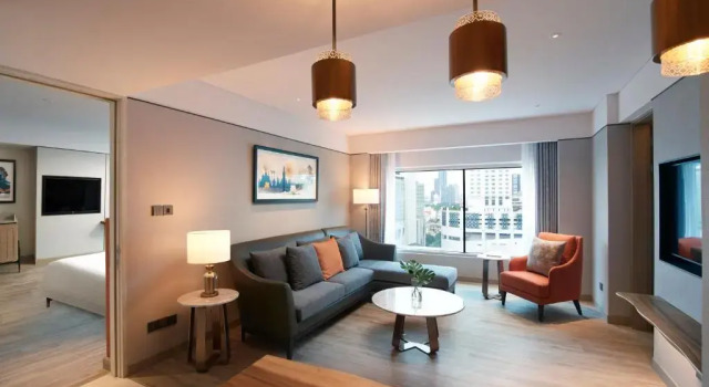 Люкс клубный Corner с 2 комнатами Amari Bangkok