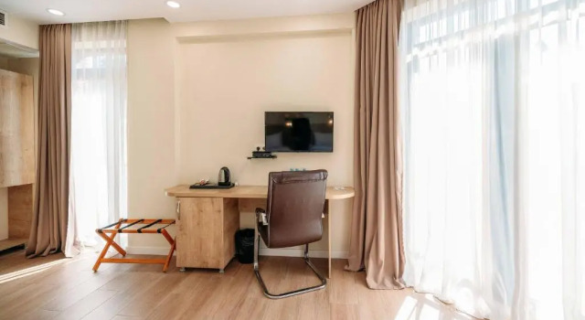 Трёхместный семейный номер Standard Atrium Boutique Hotel