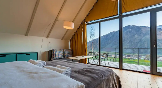 Коттедж с видом на ледник Kazbegi View Cottages