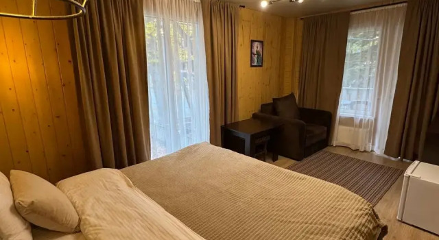 Номер Усадьба Стандарт Комфорт с балконом Отель Green Park Spa & Усадьба