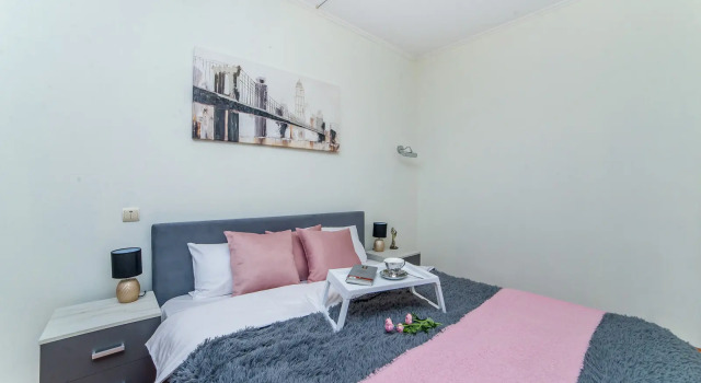 Apartments on Radishcheva, Забронировать Апартаменты/квартира Отели Городского округа Екатеринбурга - Северный управленческий округ с парковкой, Парковка