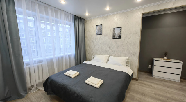 S dizaynerskim remontom v tsentre Murmanska Flat, Prenota Appartamento Hotel a Murmansk Region con parcheggio, Parcheggio