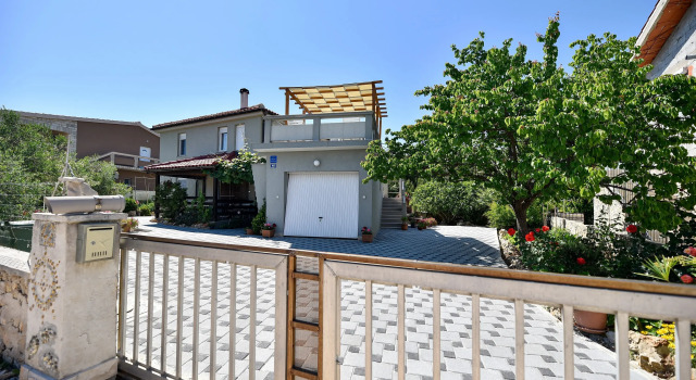 Apartment Radicevic, Забронировать Апартаменты/квартира Вир Zadar Islands