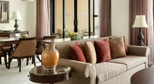 Двухместный люкс Specialty с балконом Отель Shangri-La, Qaryat Al Beri, Abu Dhabi