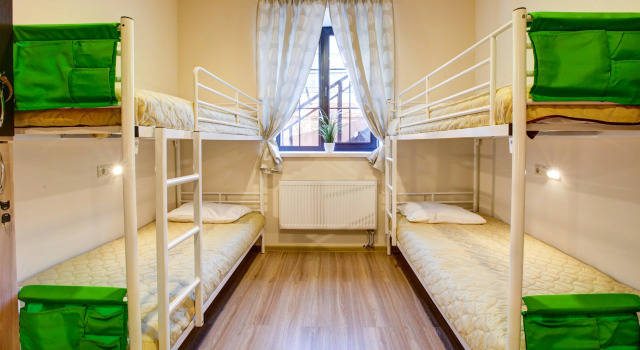 (camerata maschile) letto in camerata Na Vishnevoi Hostel