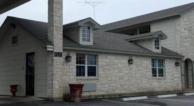 Отель Cedar Creek Inn, Забронировать Отель Отели Остина 3 звезды, рядом с Old German Free School Museum, 3*