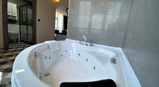 Двухместный номер Deluxe Jacuzzi Atar Airport Hotel - Restaurant & Spa Wellness