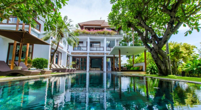 Wonderful 4BR villa 50 meters to the beach Canggu, Rezervovat Vila Chaty v Bali, Chalupa