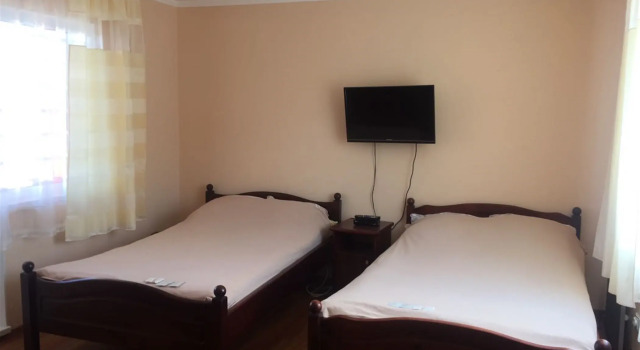 Tri Medvedya Mini-Hotel, Prenota Hotel Novyy Enkheluk Kabansky District