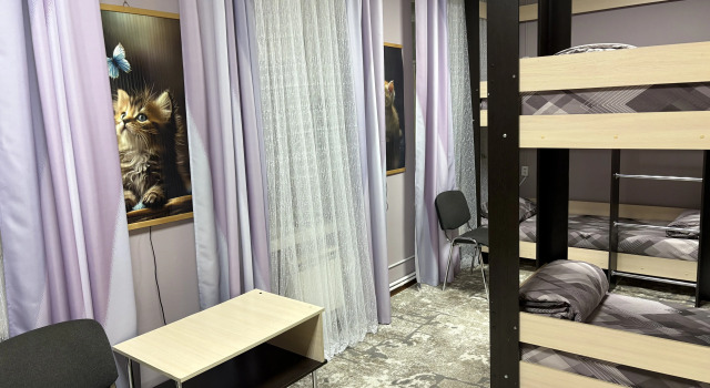 Кровать в общем номере (мужской номер) Хостел День и Ночь