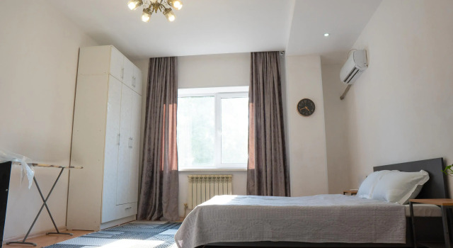 Uyutnaya Studiya v Tsentre Goroda dlya 2-Kh Gostey Flat, Rezervovat Apartmán Almaty Kazachstán