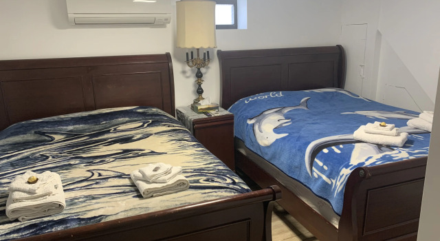 New York Home sweet home Living quarters, จอง โรงแรม Bayside รัฐนิวยอร์ก