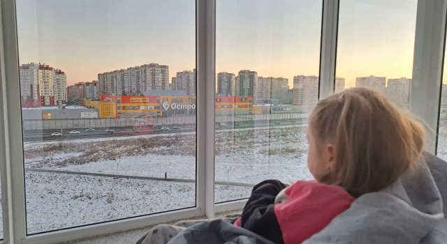 Romantichnaya Kvartira S Panoramnym Balkonom I Vidom Na Gorod Flat, Prenota Appartamento Hotel a Tyumen Region con parcheggio, Parcheggio