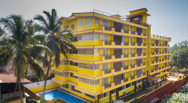 Sairaj Beach resort LLP Hotel, Varaa Lomakeskus 4 tähden hotellit kohteessa Goa, 4*