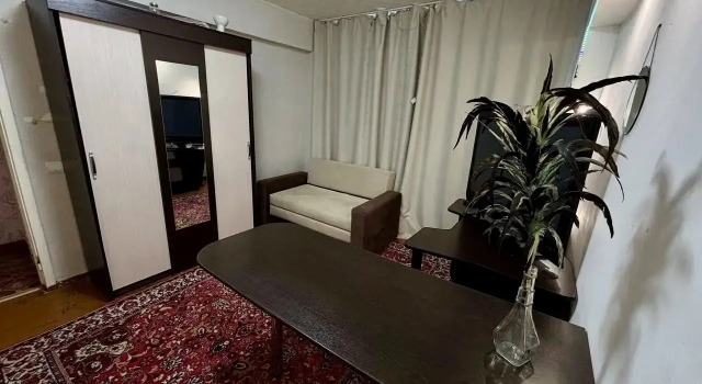 Na Sherstneva 6 Flat, Rezerwuj Apartament Hotele w Republika Komi z parkingiem, Parking