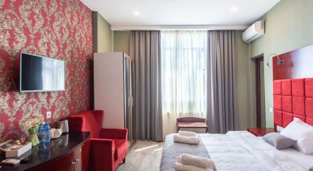 Трёхместный номер Superior с красивым видом из окна Kraveli Hotel