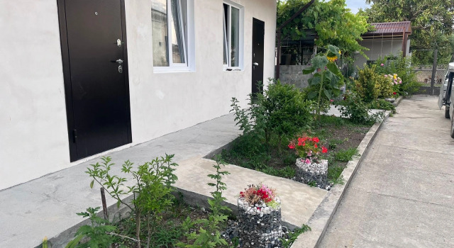 Anzhelika Guest house, Prenota Affittacamere Hotel a Sukhum con parcheggio, Parcheggio