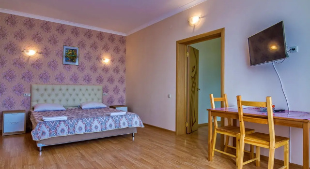 Laskovyij Bereg Hotel, Забронировать Отель Отели Сукко с бассейном, Бассейн