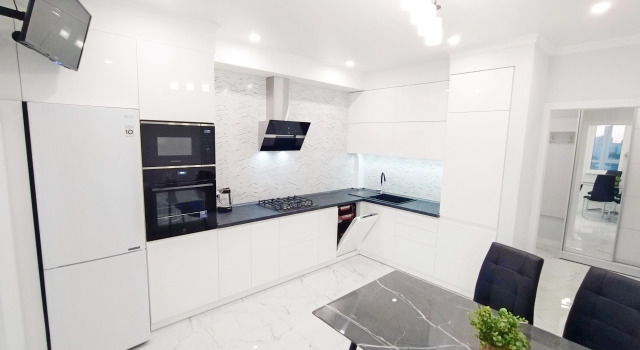 2-h komnatniye Lyuks V Tsentre Novyij Dom Apartments, 75 m2, Book Apartment Kaliningrad Kaliningrad Region