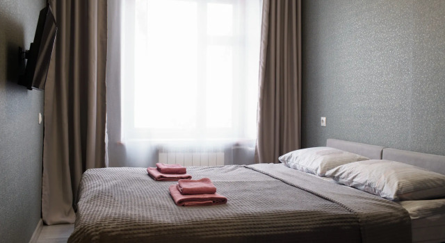 Квартира Right Room Трехкомнатные Возле Дворца Спорта, Забронировать Апартаменты/квартира Отели Калуги с парковкой, рядом с Калужский областной драматический театр, Парковка