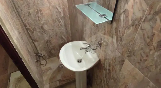 Двухместный номер Standard с видом на город Отель Lucky Hotel. Rooms & Hostel