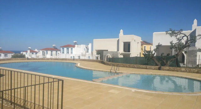 Simo Vacation Rentals Apartments, Rezervați Apartament Karsiyaka 