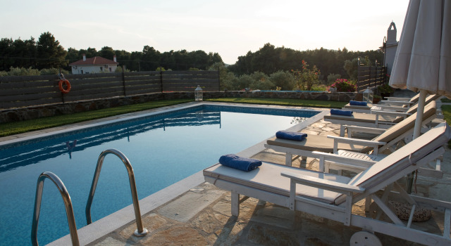 Вилла с 2 комнатами с красивым видом из окна Luxury Villa with Private Pool in Skopelos, Nature Retreat, Villa Pine Trees by Kardous