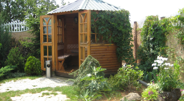 Vladisvet Guest House, Rezerwuj Pensjonat Hotele w Sewastopol z basenem, Basen