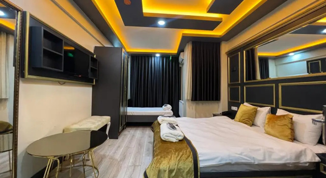 Трёхместный номер Superior с балконом DNZ Taxim Feridiye Hotel