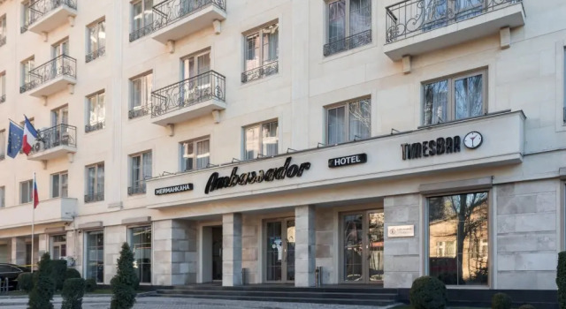 Отель Ambassador