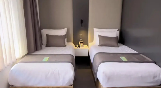 Пятиместный семейный люкс Royal с видом на город Sera Lake Center Hotel