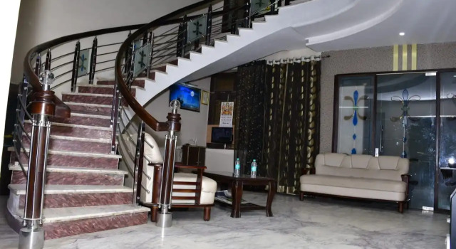 Отель Queen Home Stay