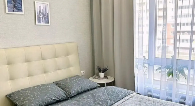 Uyutnaya V Novom Rayone Goroda Flat, Rezerwuj Apartament Hotele w Obwód pskowski z parkingiem, Parking