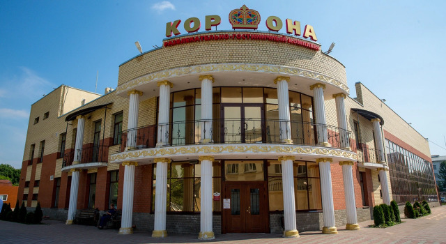 Отель Корона