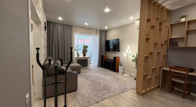 Uyutnaya Bolshaya Ryadom S Metro Flat, Prenota Appartamento Hotel a Tatarstan con parcheggio, Parcheggio