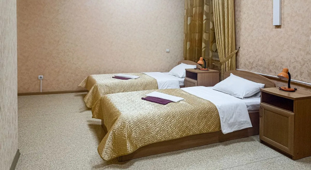 Кровать в общем номере Отель Smart Hotel Орел