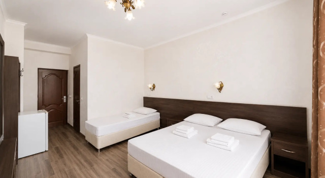 Трёхместный номер Comfort с балконом Отель Маг